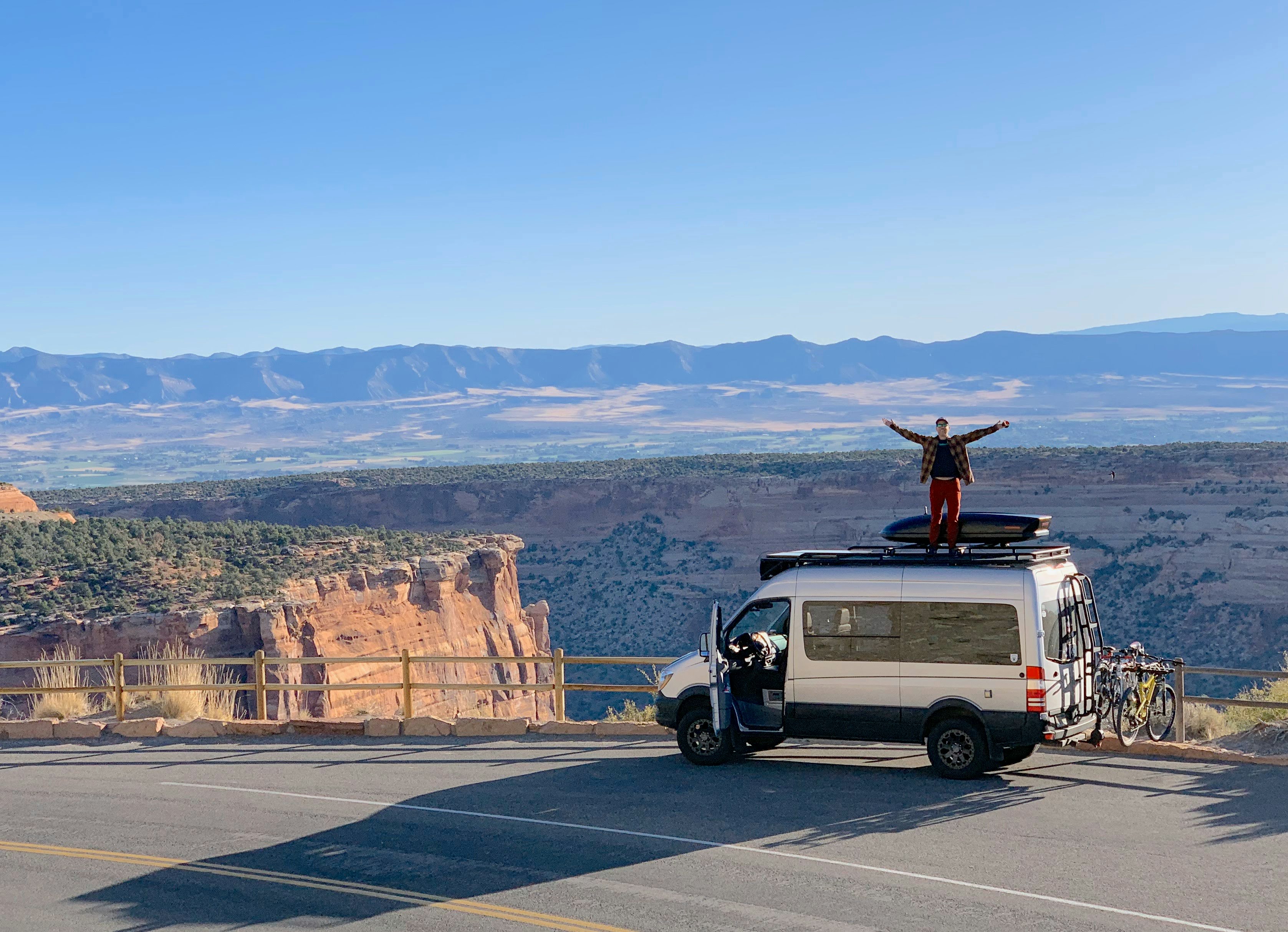 Abenteuer Camping: Die perfekte Kleidung für deinen Vanlife Abenteuer Camping: Die perfekte Kleidung für deinen Vanlife